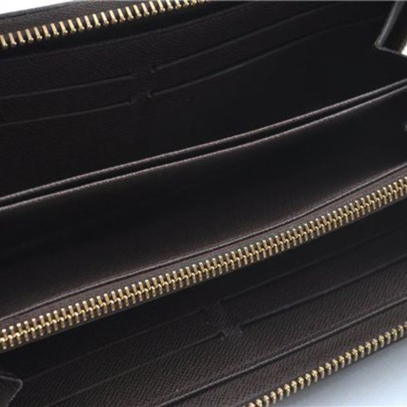 Louis Vuitton Zippy Wallet - Picture 12 of 17